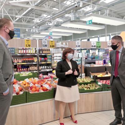 Pictured from left to right at the Connswater Lidl store in Belfast Regional Director for Lidl Northern Ireland Conor Boyle, Economy Minister Diane Dodds and Prince’s Trust NI Director Mark Dougan.