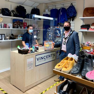 Lord Mayor of Armagh City, Banbridge and Craigavon Council Alderman Glenn Barr, is pictured during his visit to Vincent’s Tullygally in celebration of Second Hand September, with shop volunteer Marta Bartczak. www.svp.ie